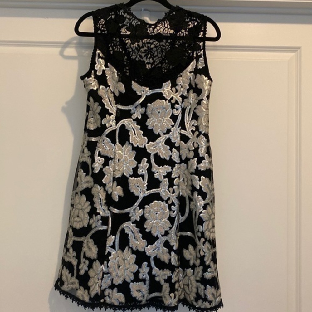 NWT Nanette Lepore Size 4